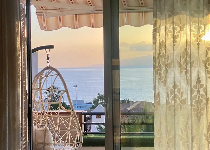 With Spectacular View In Puerto Santiago Daire